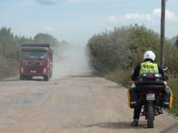 Szutrowa droga koło Sankt Petersburga